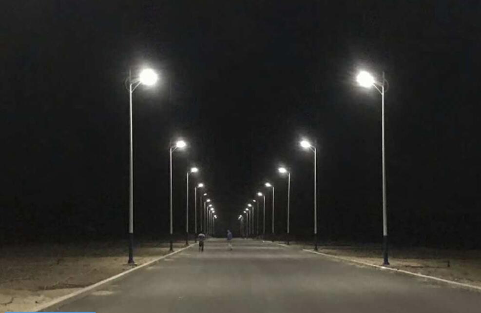 Лучшие универсальные уличные фонари на солнечных батареях